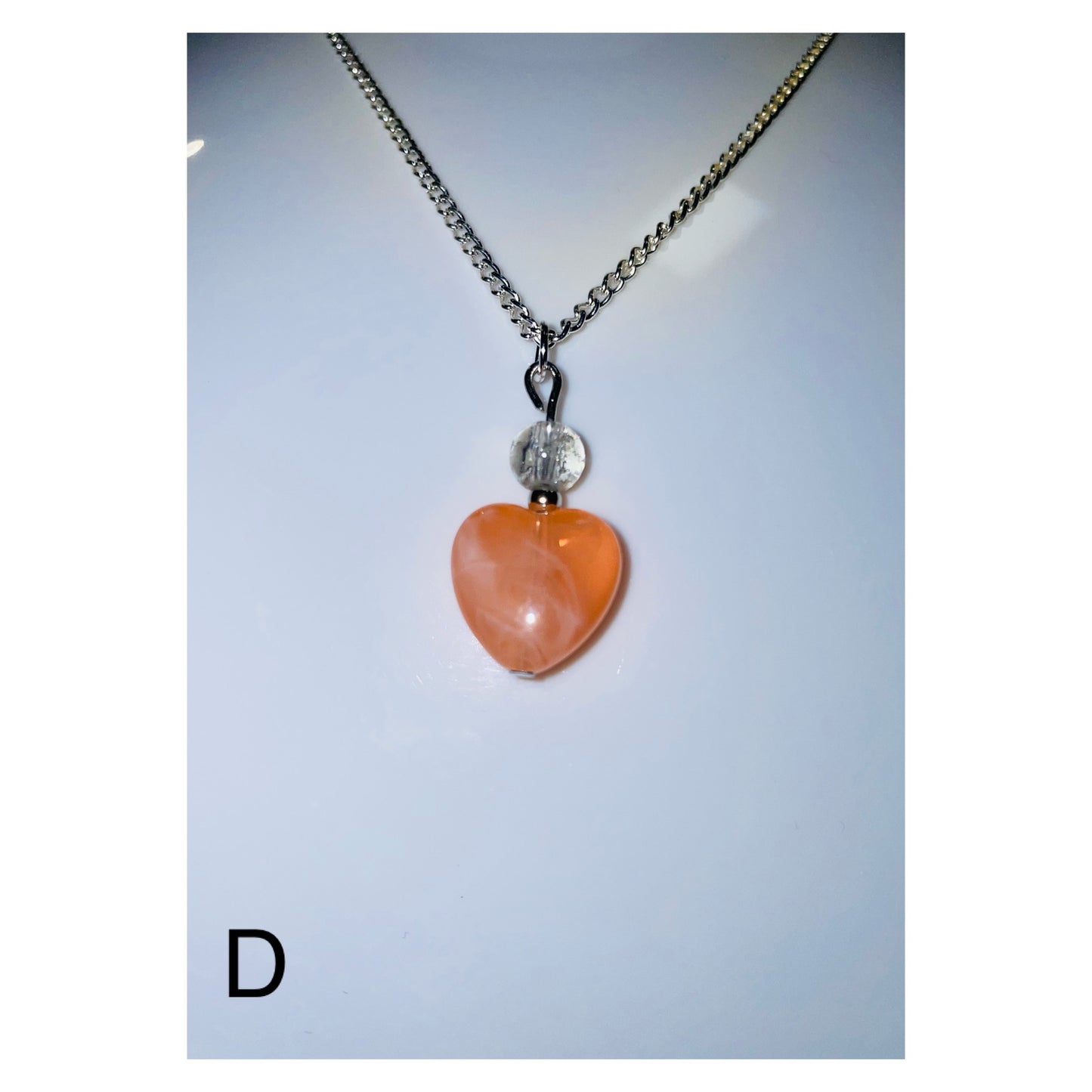 Silver Peach heart D halsband