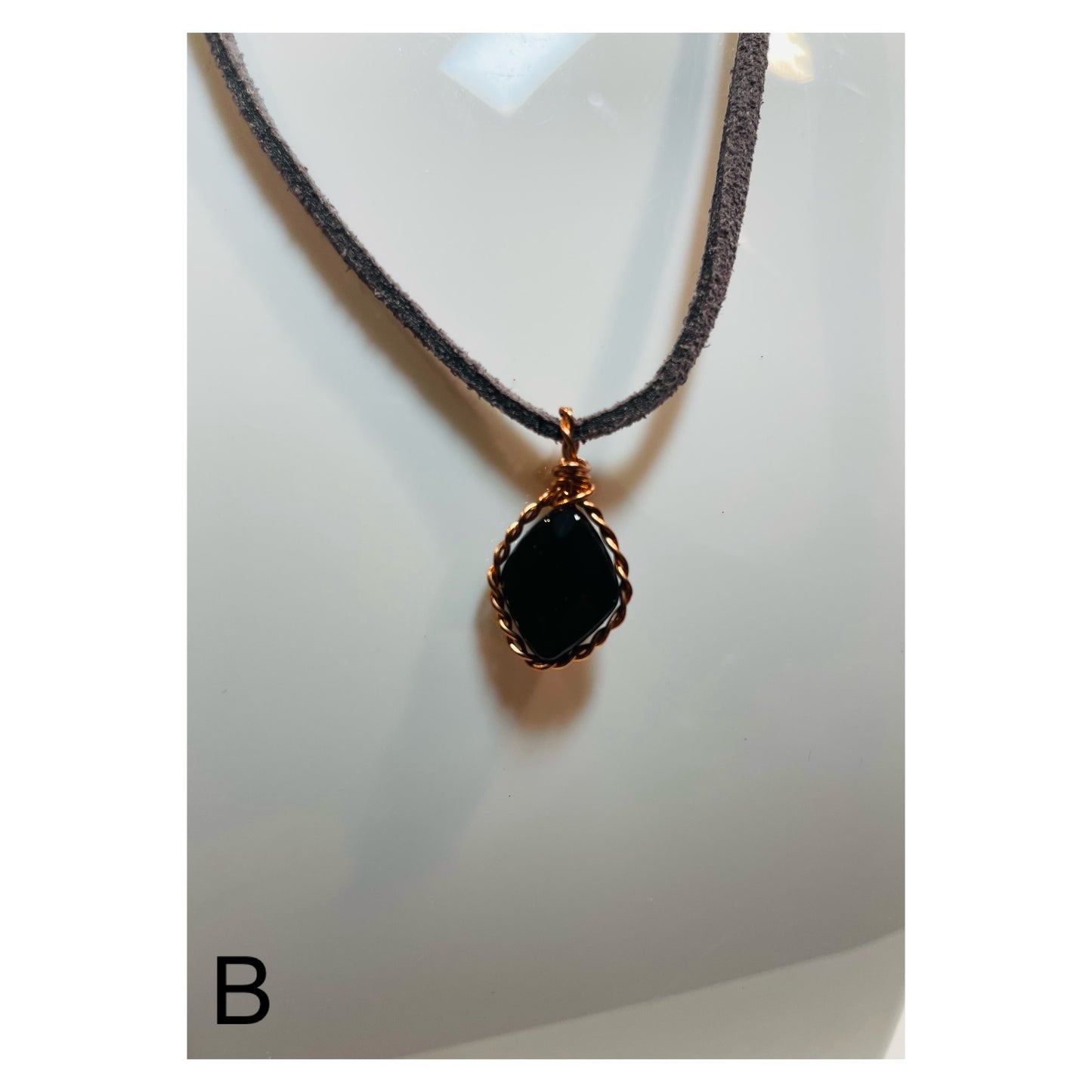 Coppar wire pendant B - Black obsidian