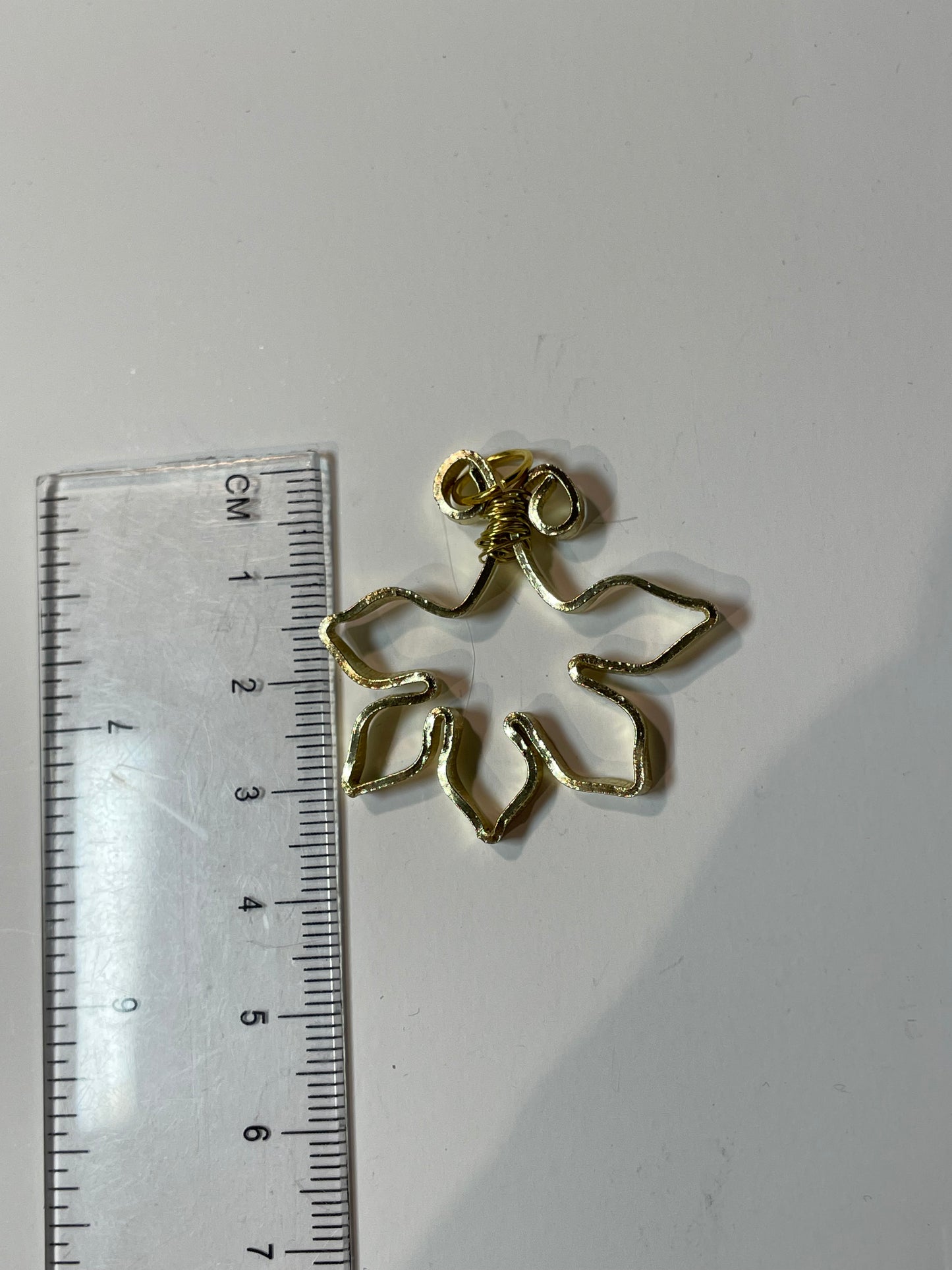 Wire gold leaf pendant A