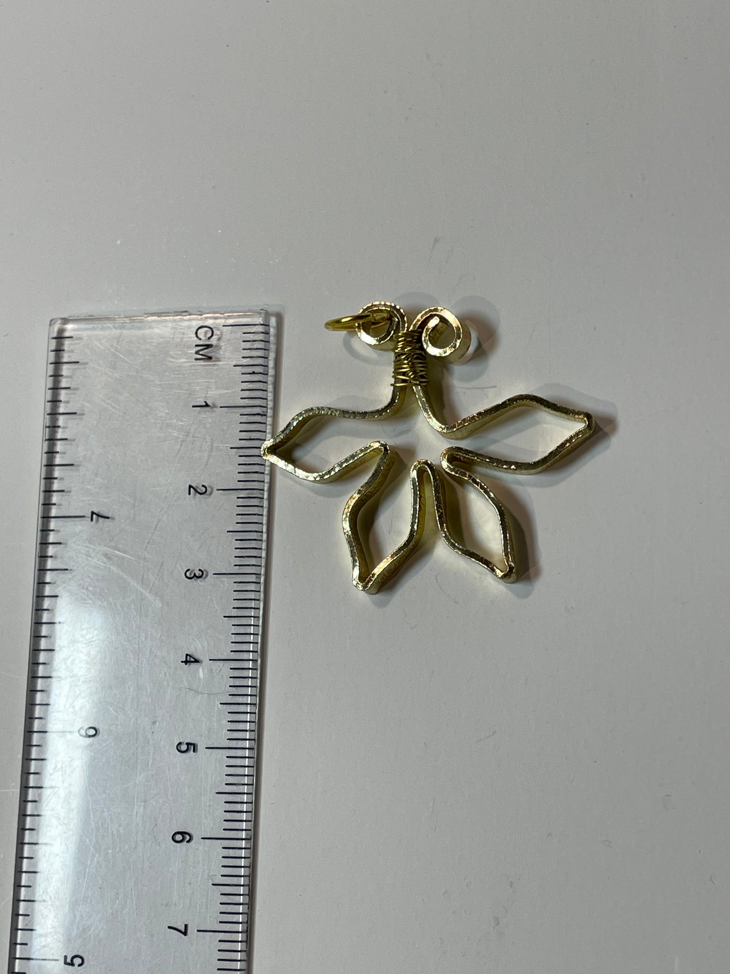 Wire gold leaf pendant E