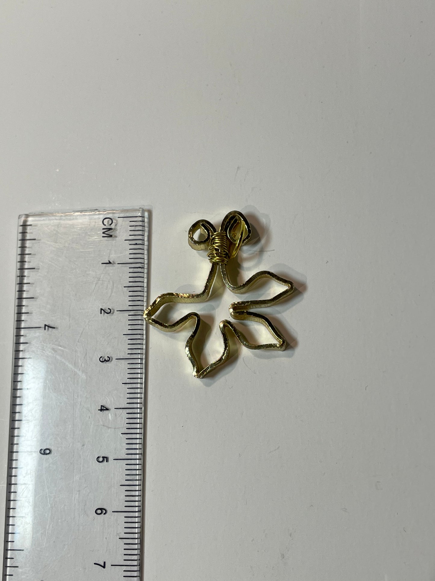 Wire gold leaf pendant F