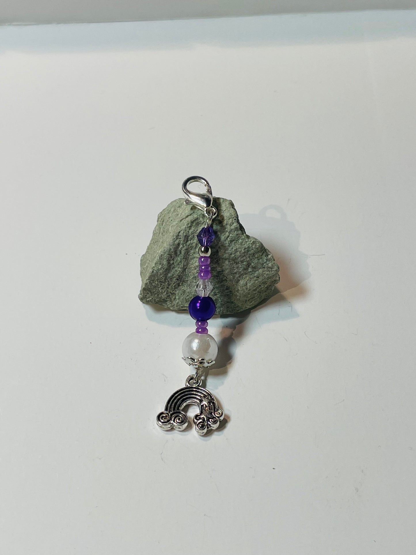 Bagcharm H - Purple/white silver rainbow