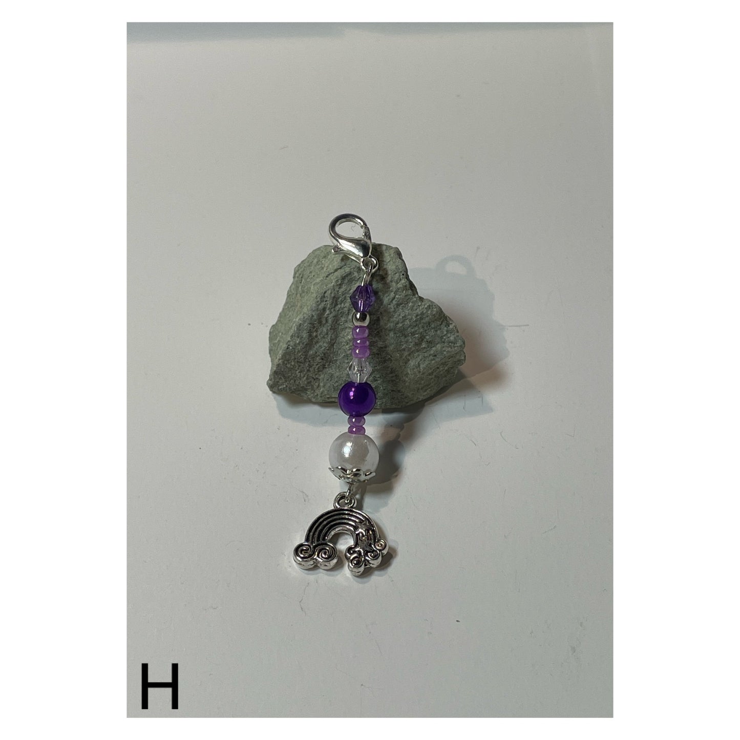 Bagcharm H - Purple/white silver rainbow